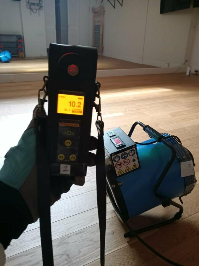 Das Messgerät wird bei der Reinigung der Wohnung von unangenehmen Gerüchen eingesetzt