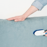 Professionelle Polsterreinigung vs. Hausmittel – was funktioniert wirklich?