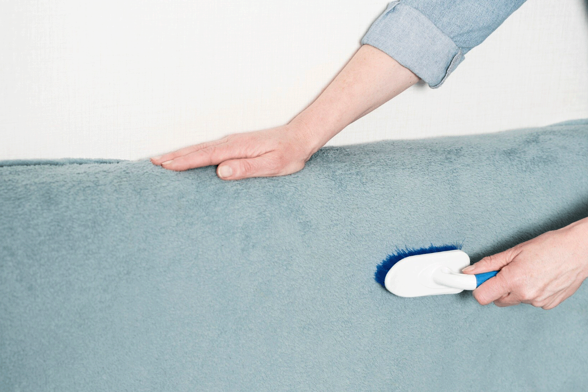 Professionelle Polsterreinigung vs. Hausmittel – was funktioniert wirklich?