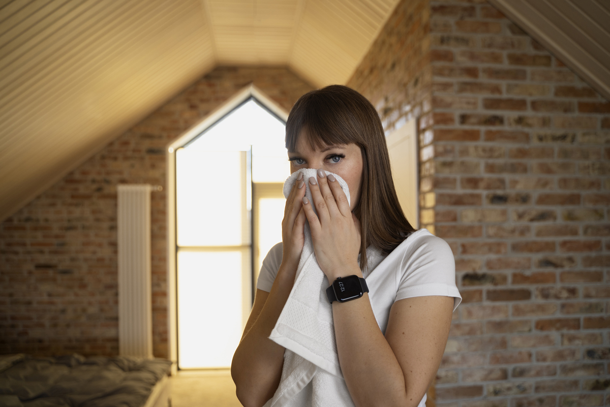 Schimmelgeruch in der Wohnung – Ursachen und Lösungen